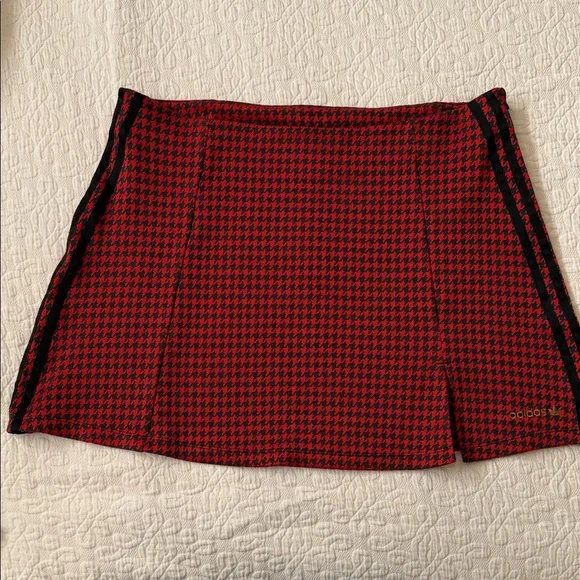 Adidas Women's Red and Black Houndstooth Pencil Skirt - Picture 3 of 6
